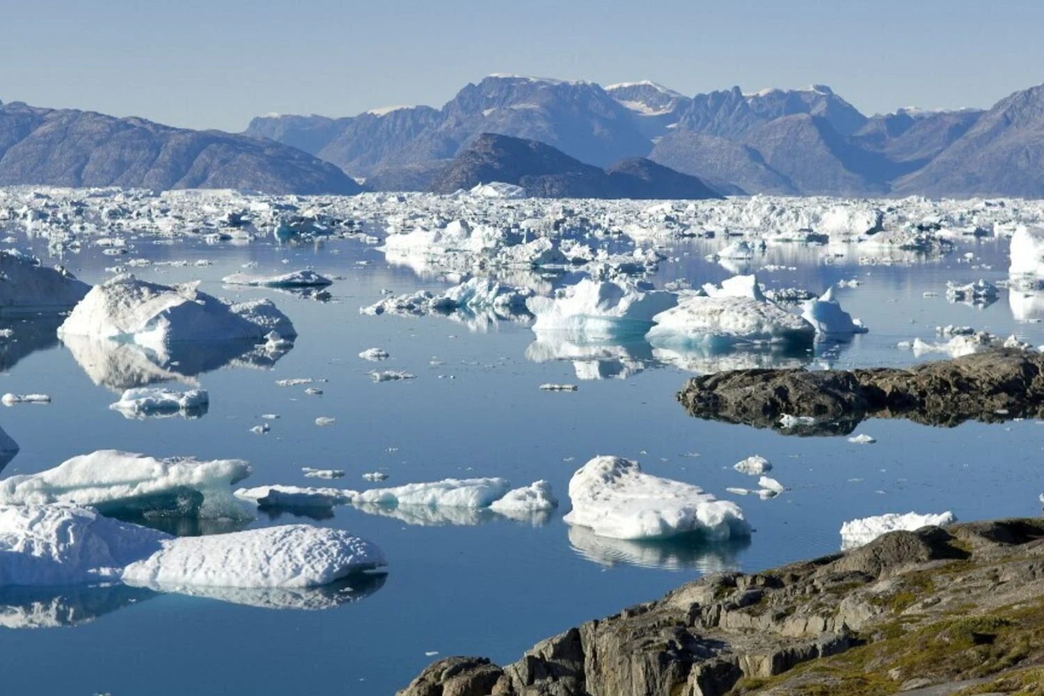 Groenlândia: a patrulha Sirius desafia críticas de Trump e reafirma presença no Ártico
