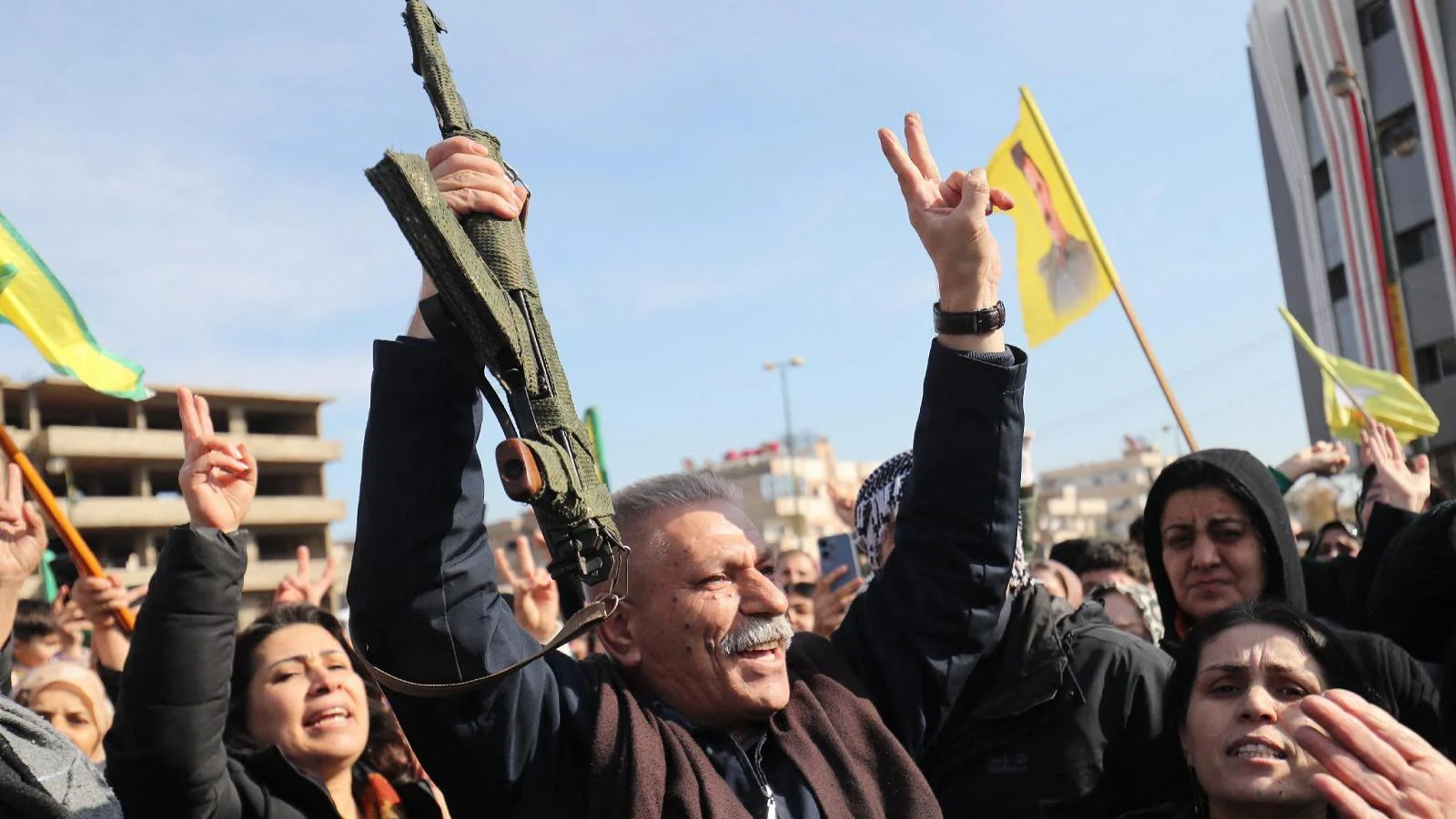 SDF e Damasco fecham acordo de normalização: um movimento sírio de alto impacto geopolítico