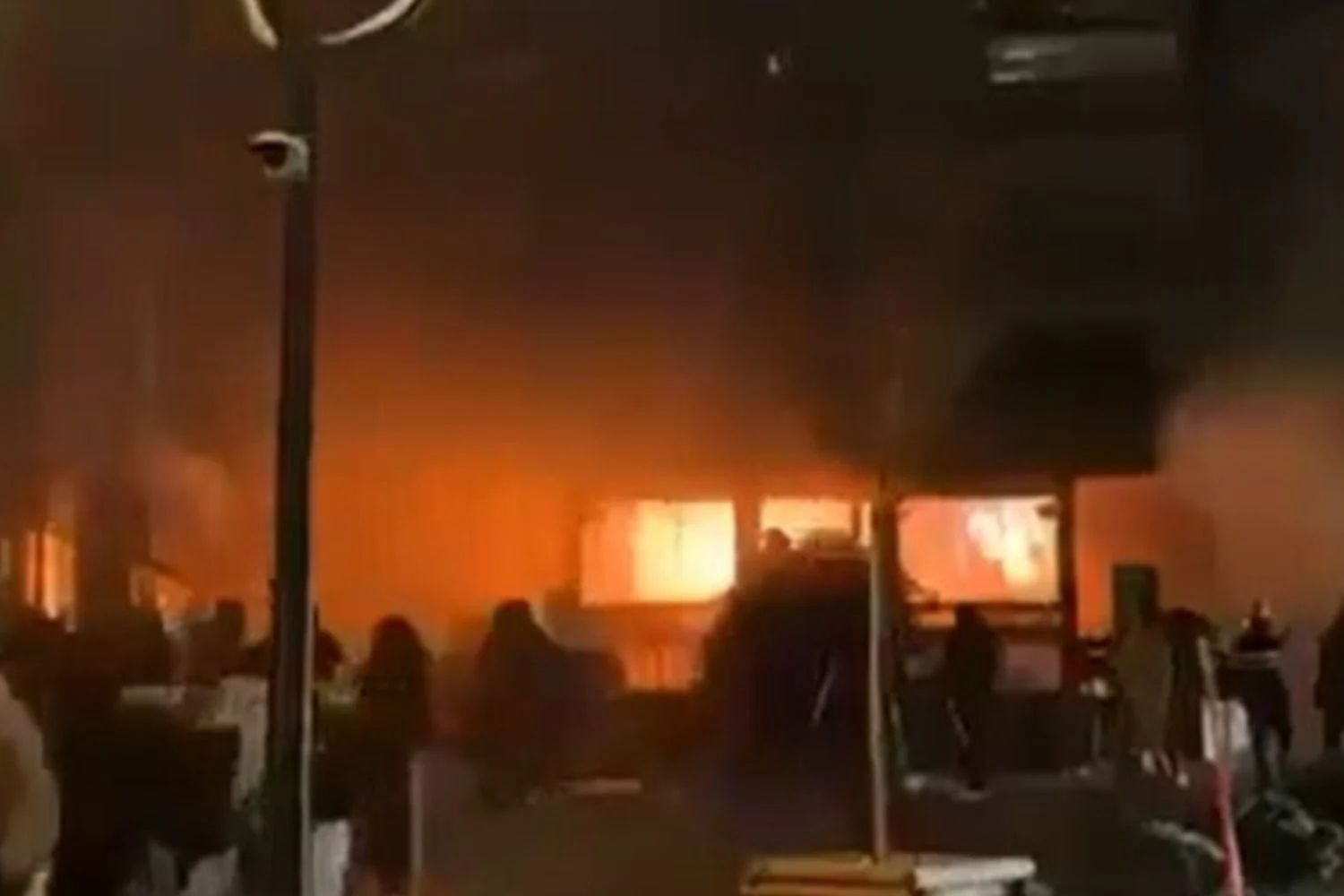 Incêndio em Le Constellation: 171 chamadas ao 144 e o drama de Crans-Montana