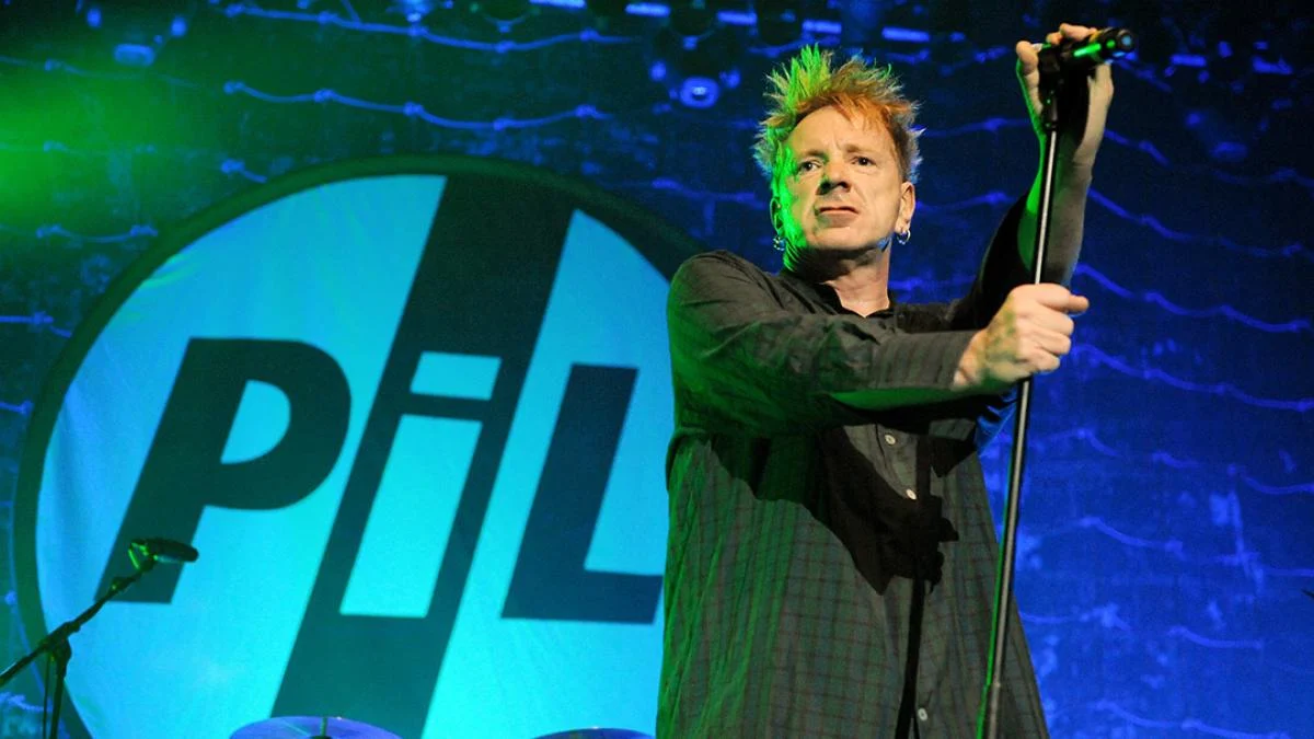 Johnny Rotten completa 70 anos: do punk à provocação política, o legado de John Lydon em tempos de polarização
