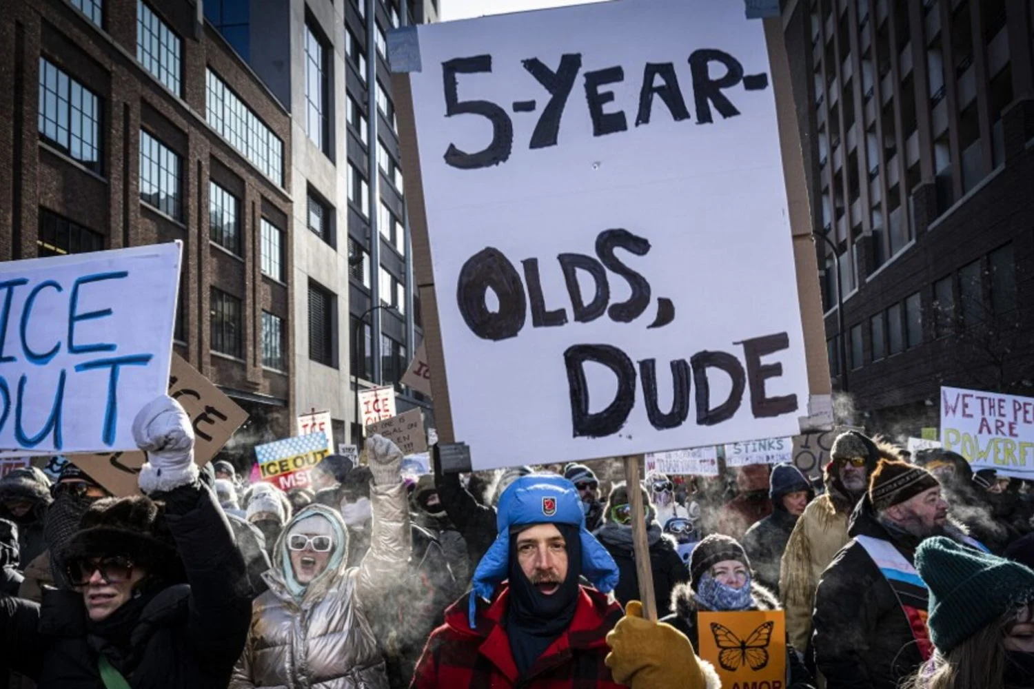 Juiz federal do Texas ordena libertação de Liam e do pai detidos pelo ICE em Dilley