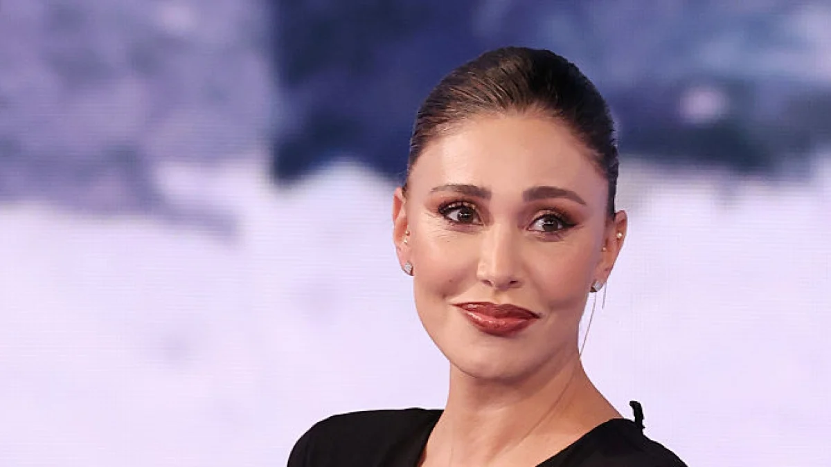 Belén Rodríguez se abre sobre anos difíceis, o tatuagem da 'farfallina' e a volta a Sanremo