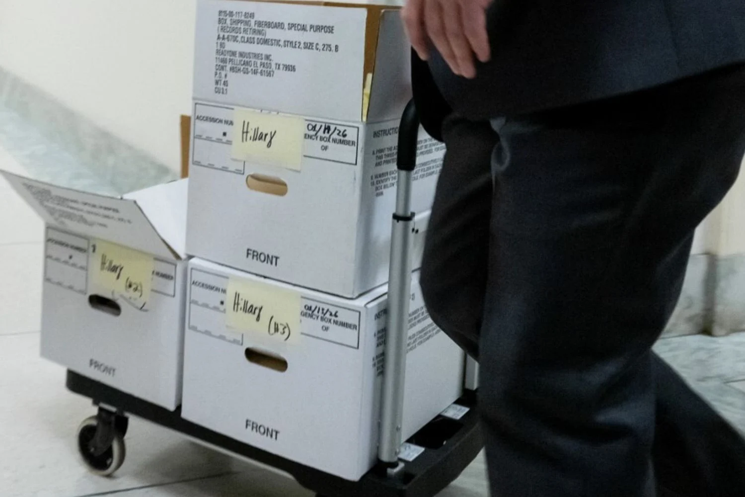 Arquivos Epstein: o que revelam os novos documentos e por que advogados das vítimas exigem investigação completa