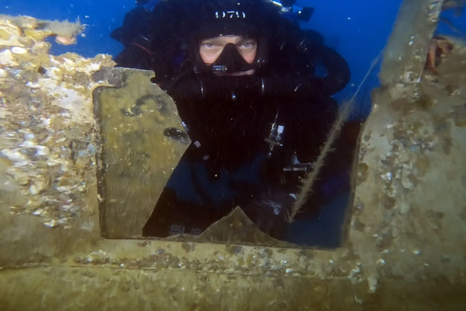 Avião Douglas C-47 encontrado nos fundos de Brucoli confirma legado da Segunda Guerra na costa de Siracusa