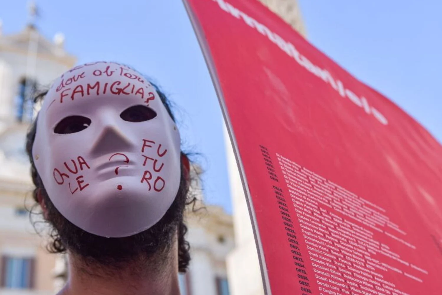 Pesquisa Iride: para 91,6% dos jovens o **trabalho** que gostam é prioridade; amor e realização pessoal também são centrais