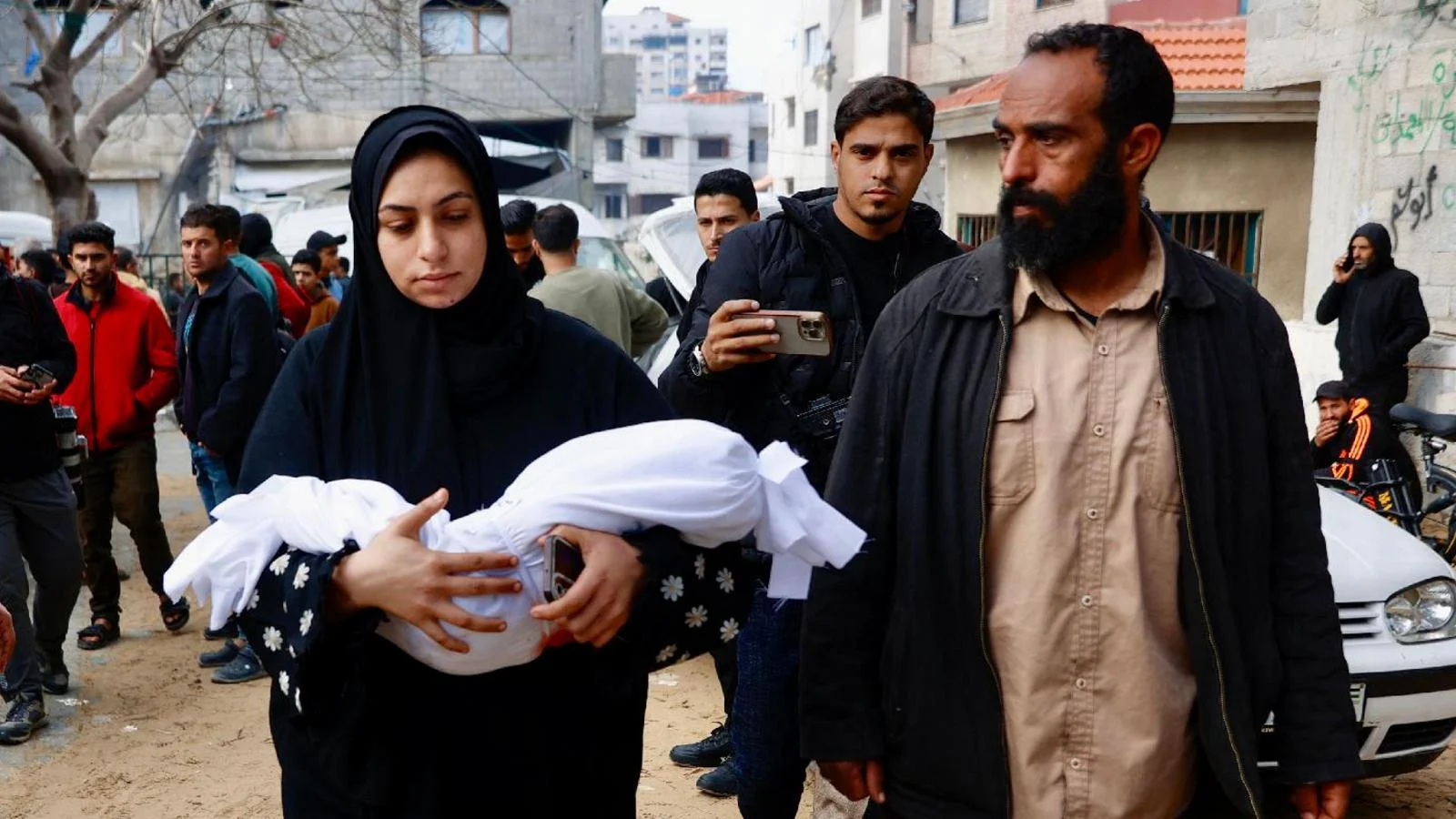 Ataques, Rafah aberto e tensão diplomática: impactos da guerra em Gaza sobre a vizinhança e a visita de Herzog