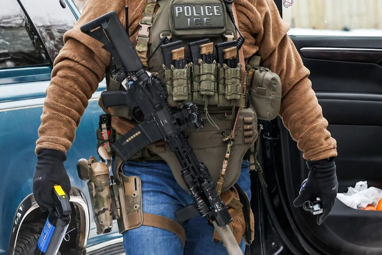 Menina de 10 anos é liberada do ICE em Dilley após um mês de detenção; preocupação com surto de sarampo