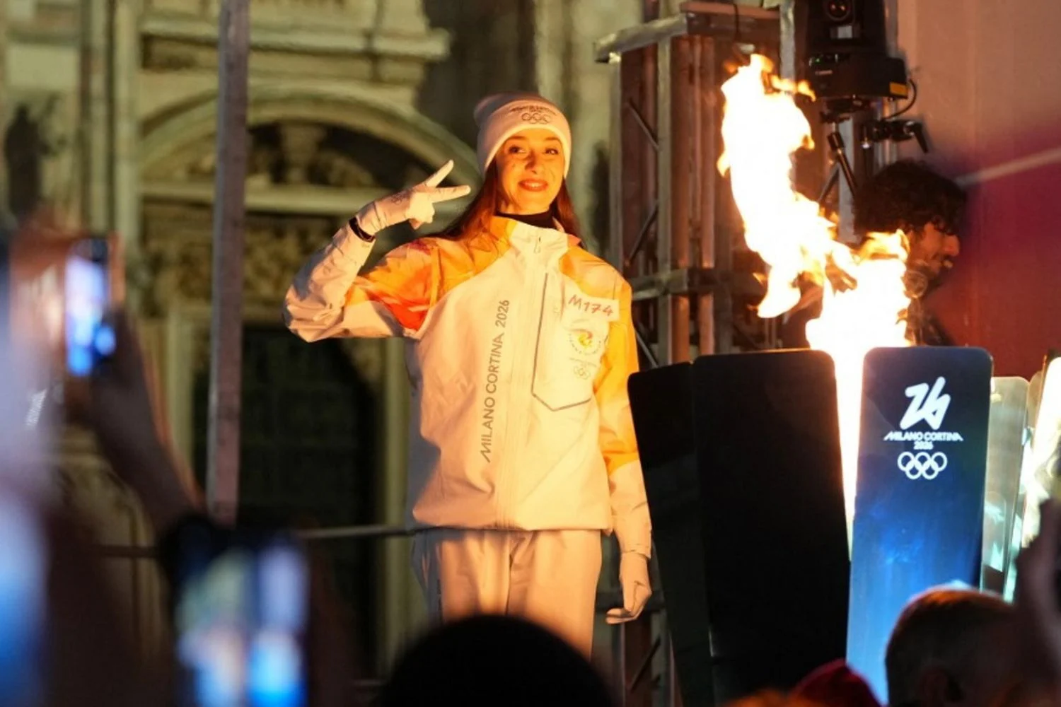 Fagulha olímpica acesa no Duomo de Milão; cerimônia de abertura será em San Siro