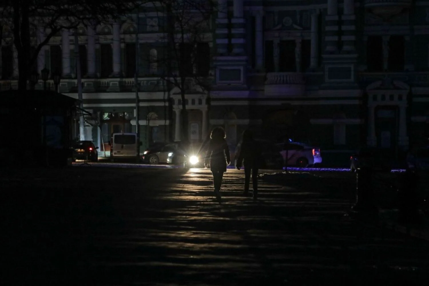 Ataque russo paralisa rede elétrica ucraniana; vice do GRU é ferido em Moscou