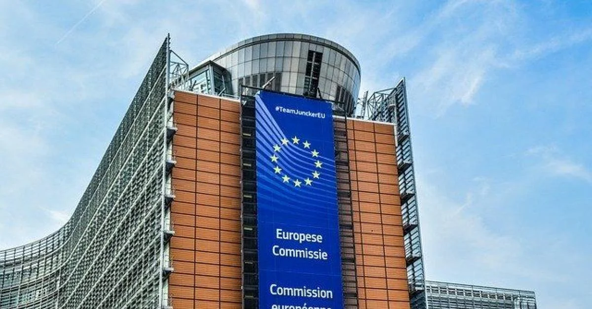 UE lança 20º pacote de sanções contra a Rússia enquanto diplomacia tropeça sobre territórios