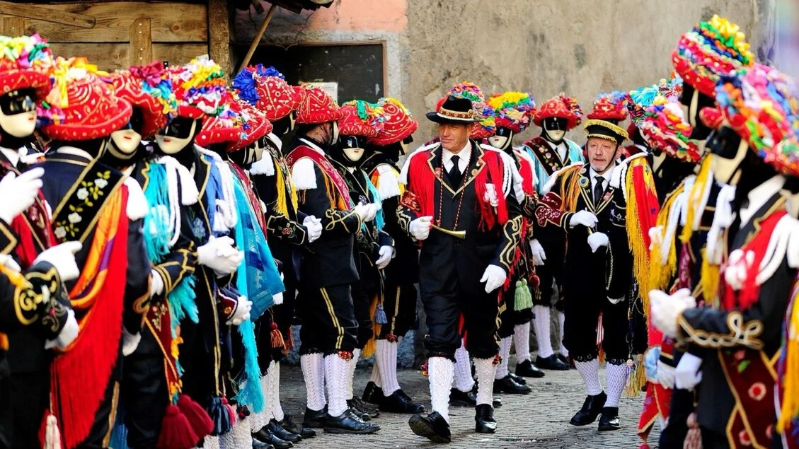 Carnevale nos Borghi mais Bonitos da Itália: tradições, máscaras e festas locais