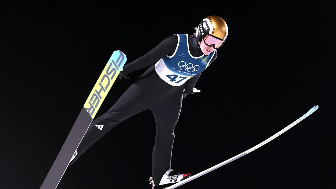 Milano Cortina: Stroem surpreende e conquista ouro no salto em Predazzo; a italiana Sieff termina 19ª