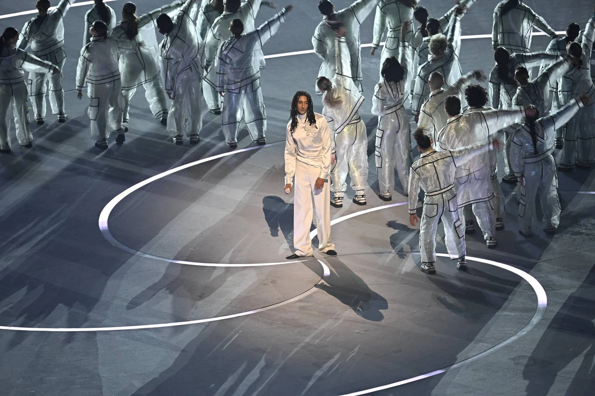 Ghali e a polêmica em Milano-Cortina: a acusação de censura durante a cerimônia em San Siro