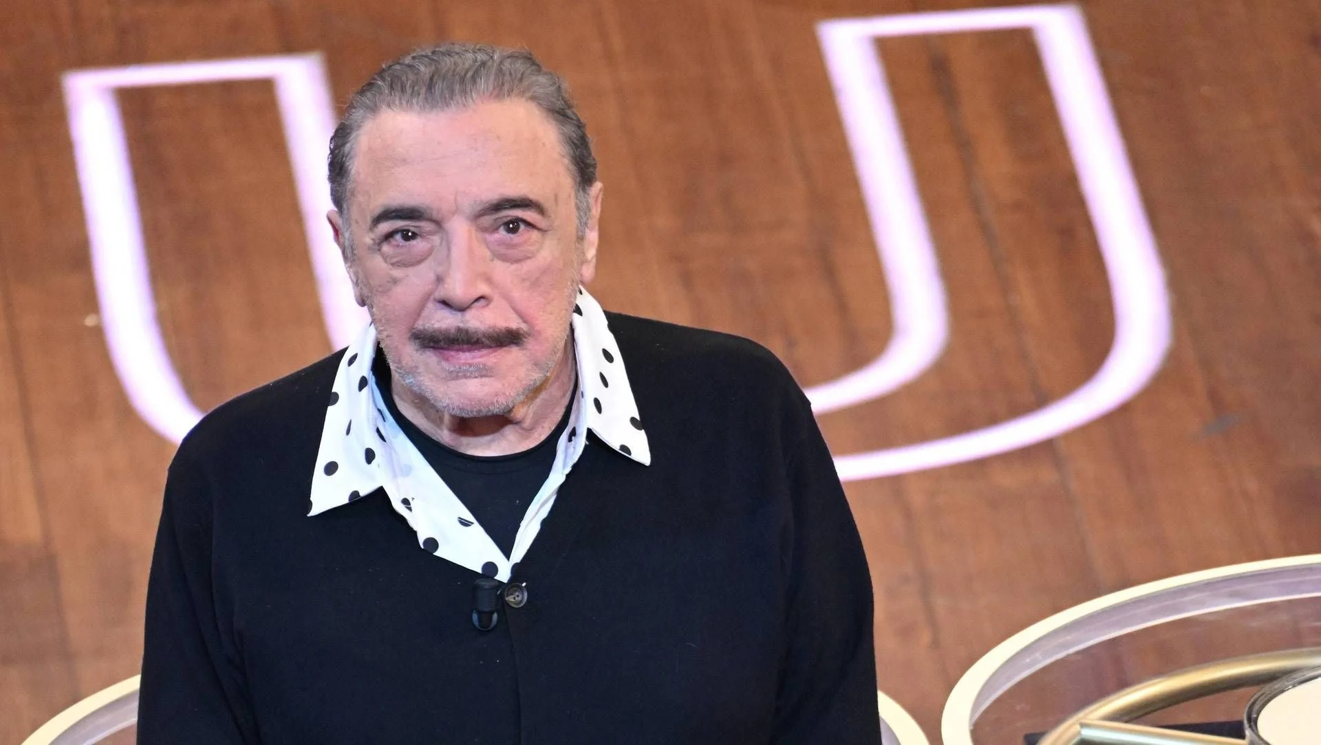 Nino Frassica volta ao Ariston para lançar 'Sanremo Top' na noite final do Festival