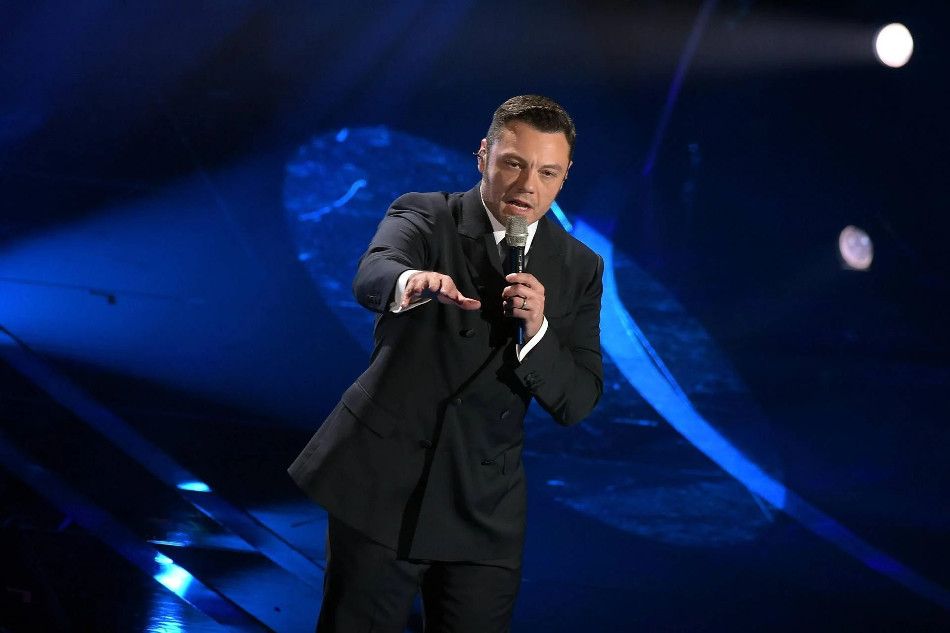 Tiziano Ferro confirmado como super-ospite na primeira noite de Sanremo
