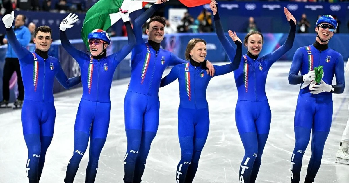 Itália conquista ouro na staffetta mista de Short Track em Milano Cortina