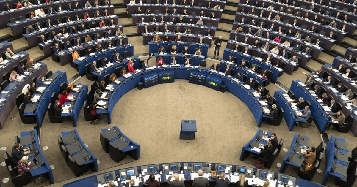 Parlamento Europeu aprova lista de países seguros: avanço estratégico liderado pela Itália