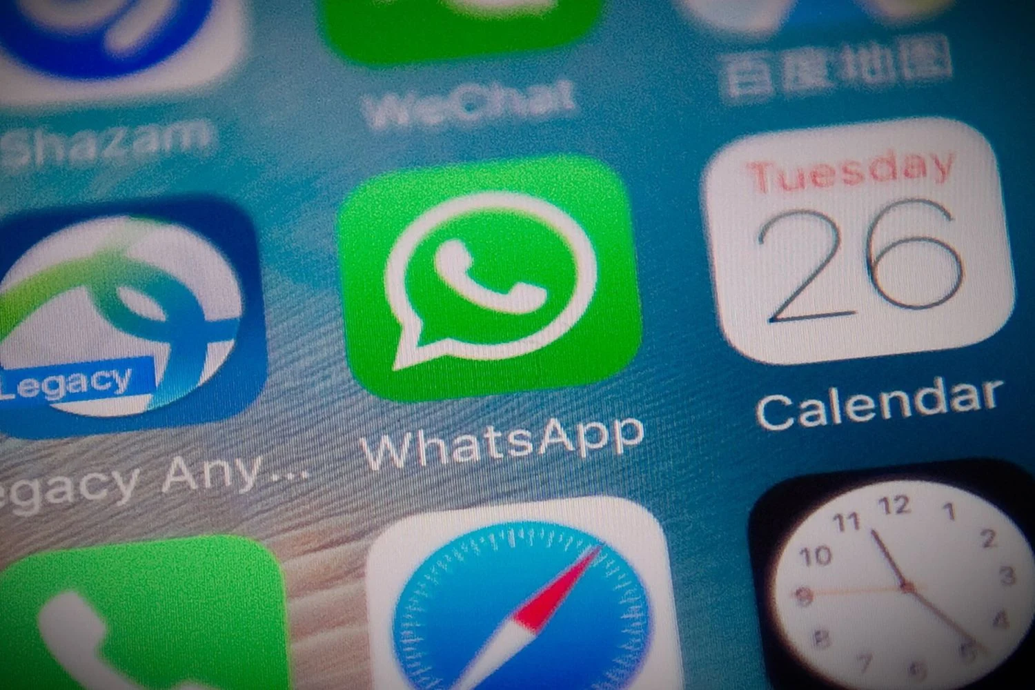 Rússia bloqueia WhatsApp para favorecer app estatal Max e reforçar controle digital