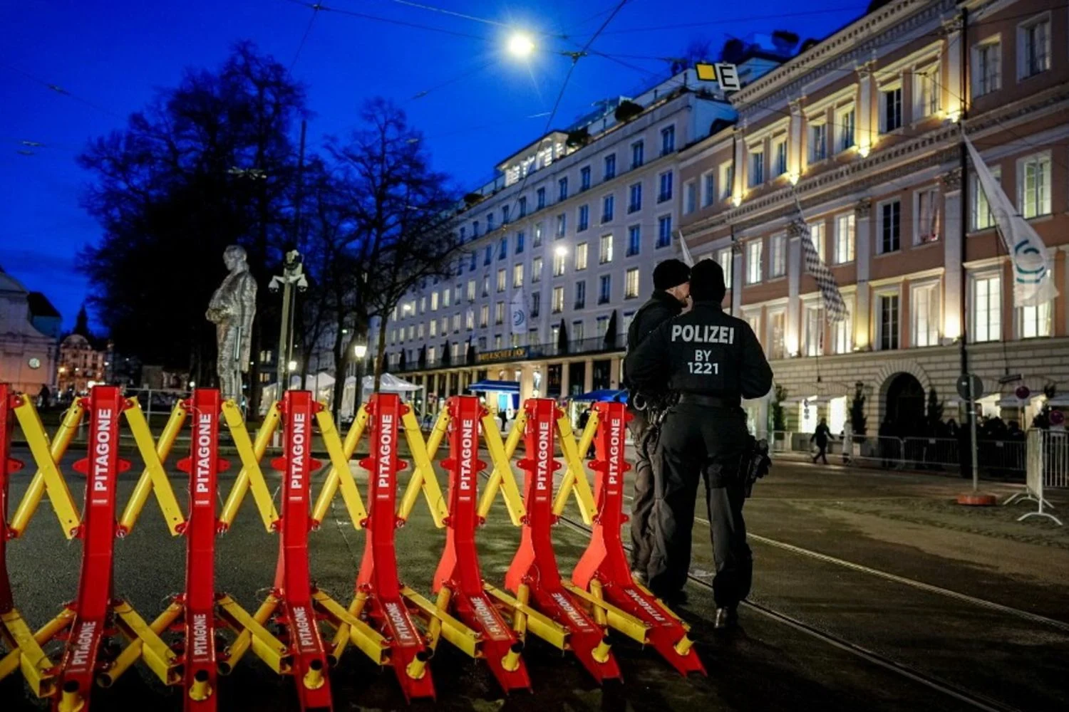 Sombra das tensões EUA-UE marca Conferência de Segurança de Munique; Groenlândia volta ao centro
