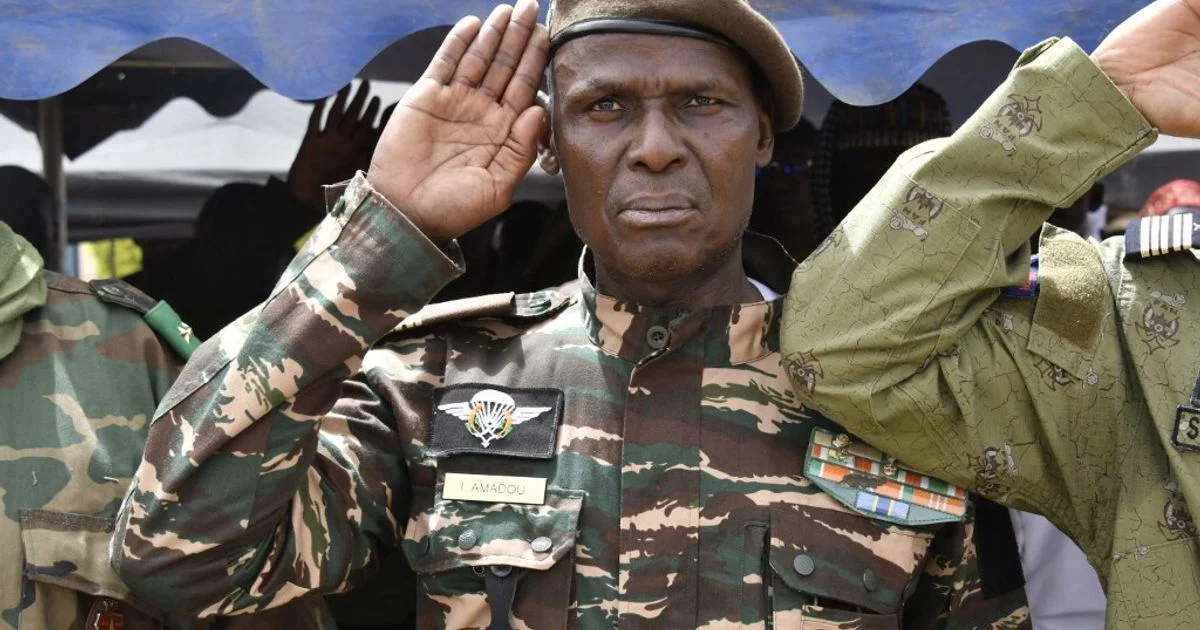 Niger convoca população: chefe militar diz “preparem-se para a guerra com a França”