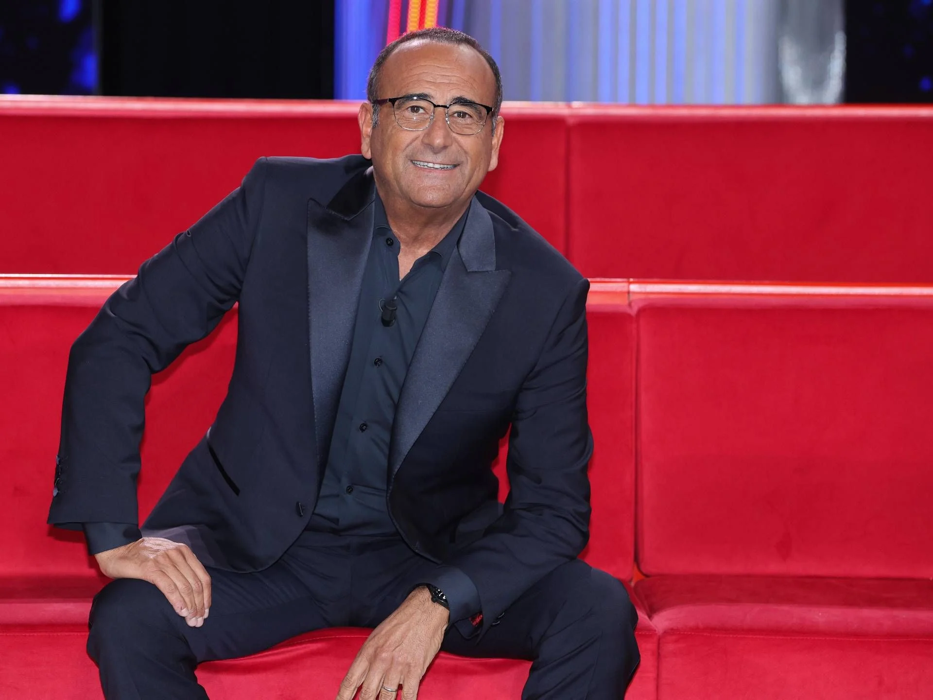 Sanremo 2026: Carlo Conti reafirma autonomia na escolha de Pucci e dedica edição a Pippo Baudo