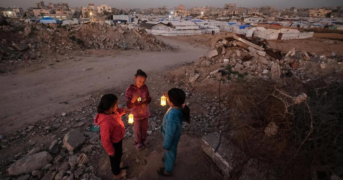 Tensão na fronteira: Drone israelense atinge ônibus escolar no Líbano e complica roteiro de reconstrução de Gaza e do 'Board of Peace'