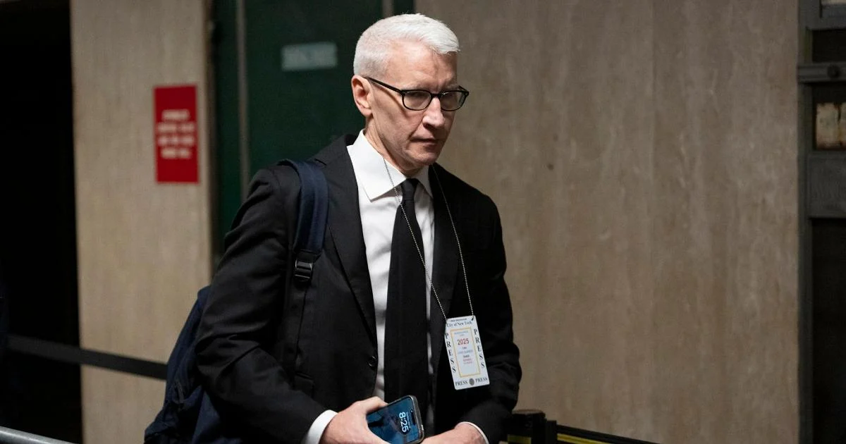 Anderson Cooper deixa '60 Minutes' da CBS para priorizar a família em meio a tensões editoriais