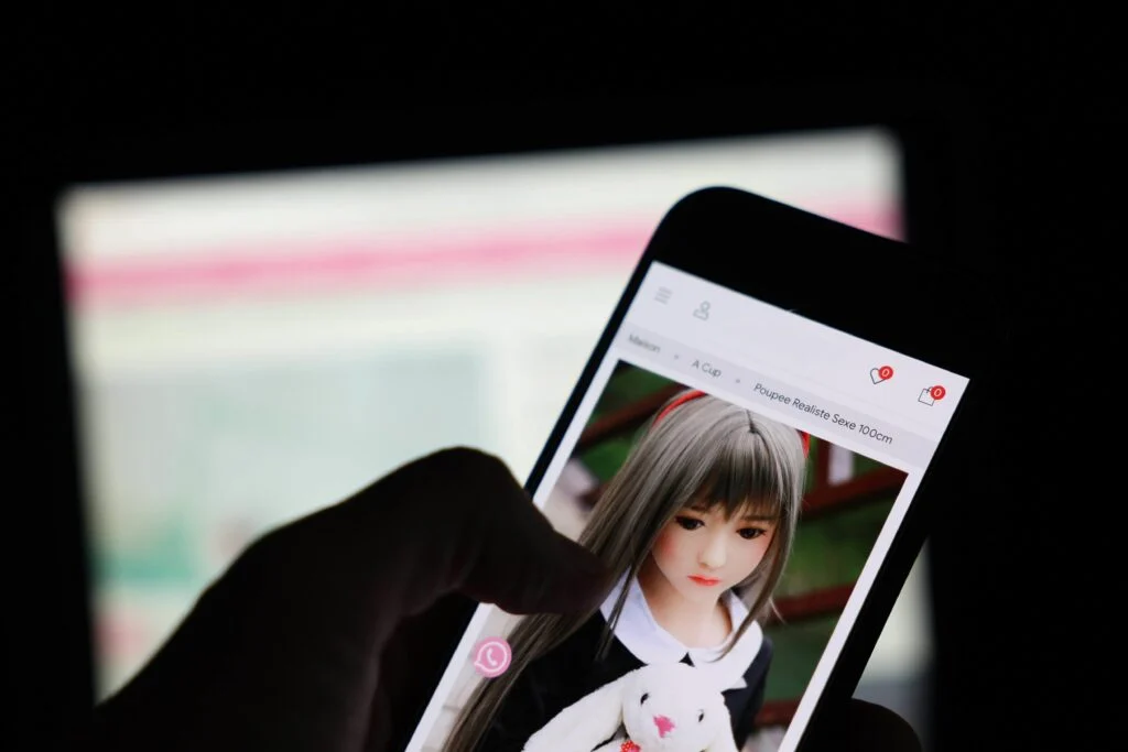 Shein na mira de Bruxelas: UE abre inquérito sobre venda de produtos ilegais e design viciante