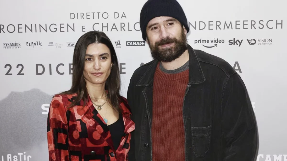 Tommaso Paradiso e Carolina Sansoni: rumores de casamento em junho de 2026