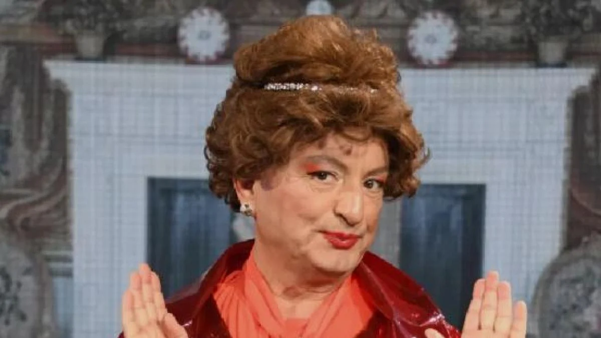 Maurizio Ferrini e a Signora Coriandoli: a máscara que virou espelho da Itália