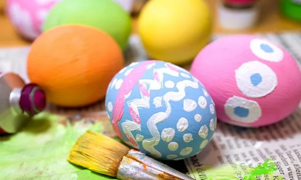 A Tradição dos Ovos Pintados nas Dolomitas