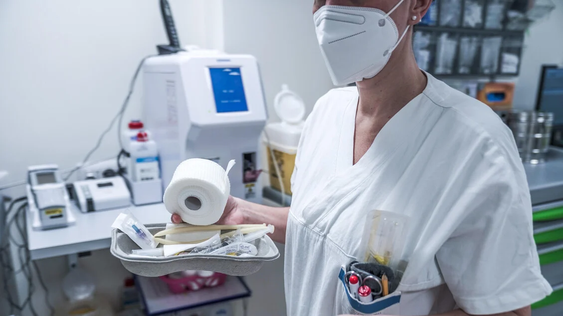 Fnopi elogia emenda do 'Milleproroghe' que amplia derrogações para enfermeiros até 2027