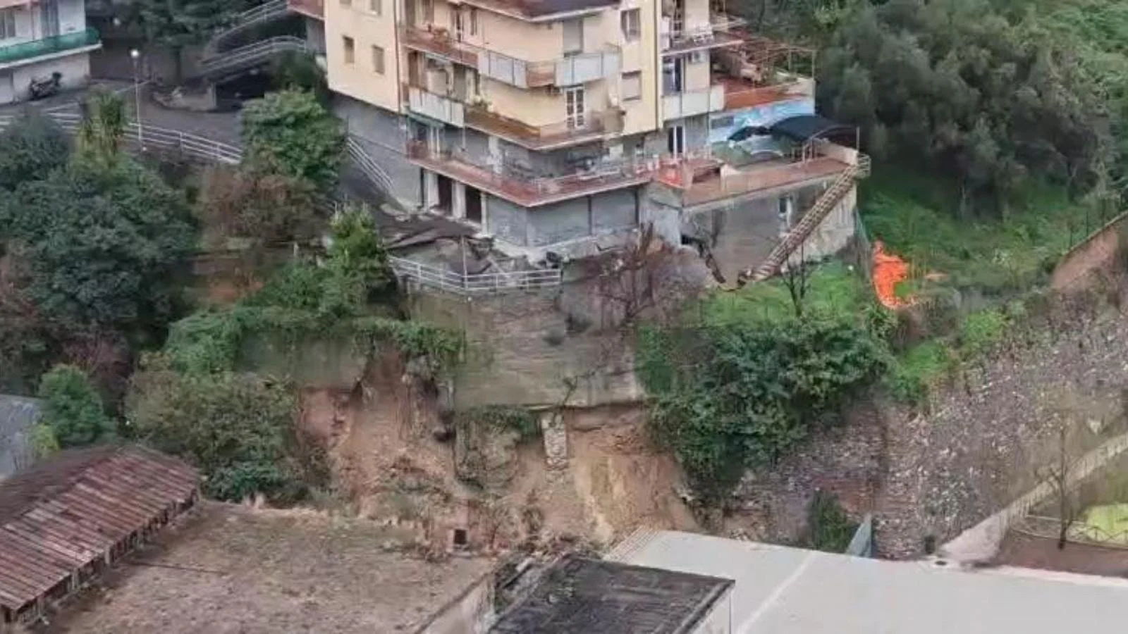 Gênova: colapso de muro de contenção leva à evacuação de 42 moradores no Lagaccio