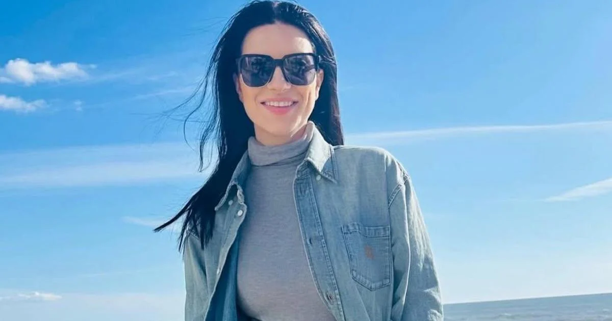 Laura Pausini no palco de Sanremo 2026: “Não deixarei ninguém estragar este momento único”