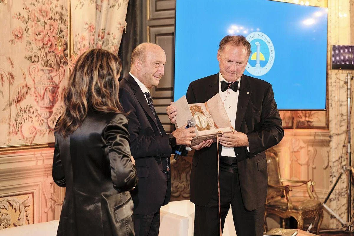 Samuel Alito é homenageado com o Prêmio Internacional Magna Grecia por suas raízes italianas