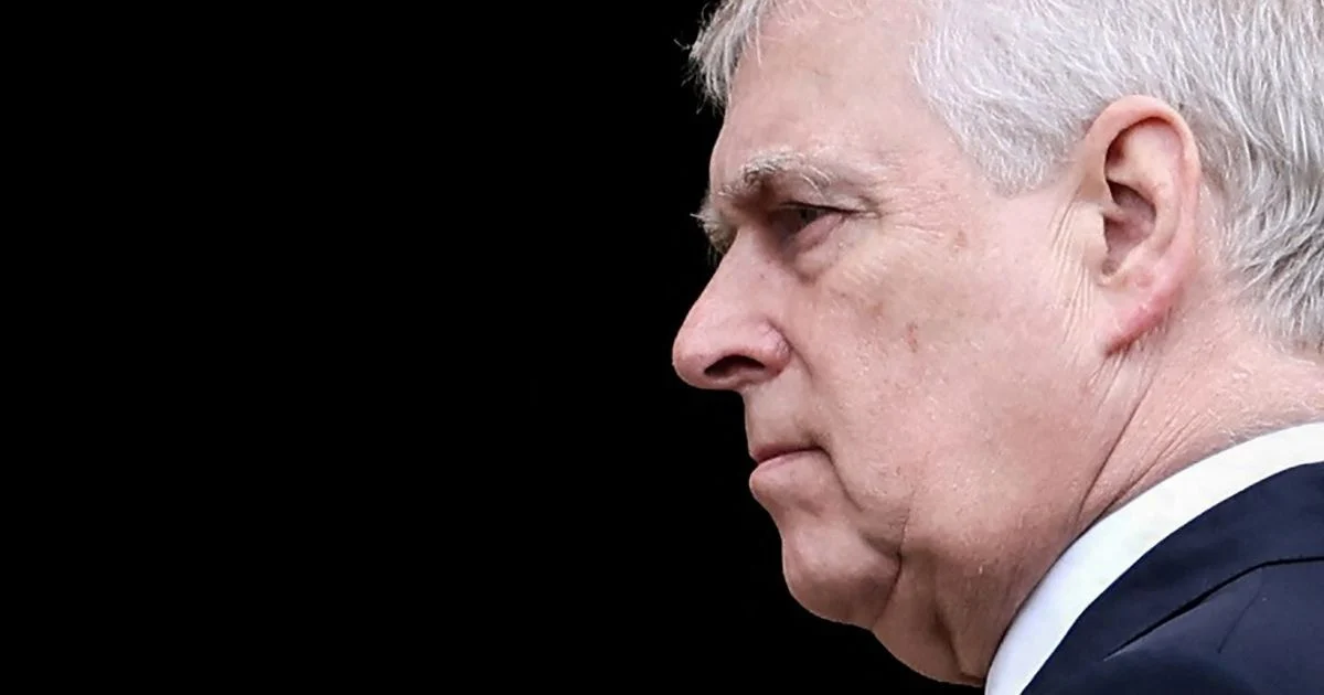Príncipe Andrew detido e liberado: investigação do caso Epstein avança entre buscas em Sandringham e Windsor