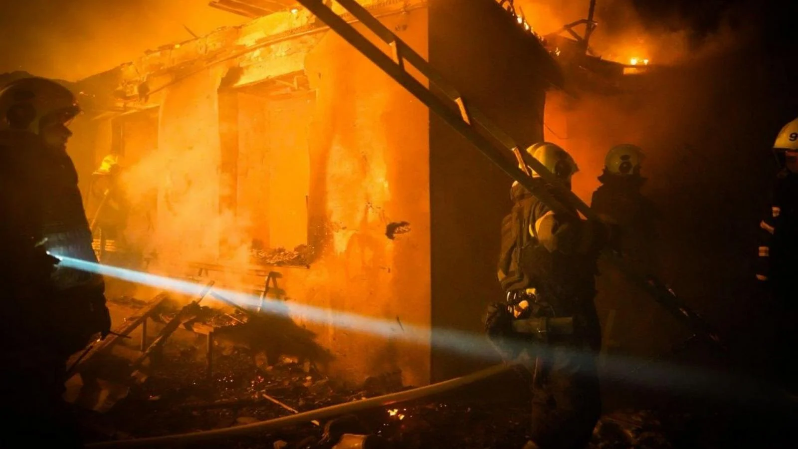 Avanços nas sanções à Rússia e ataques a Odesa e Votkinsky: Meloni participará da reunião dos 'volenterosi'