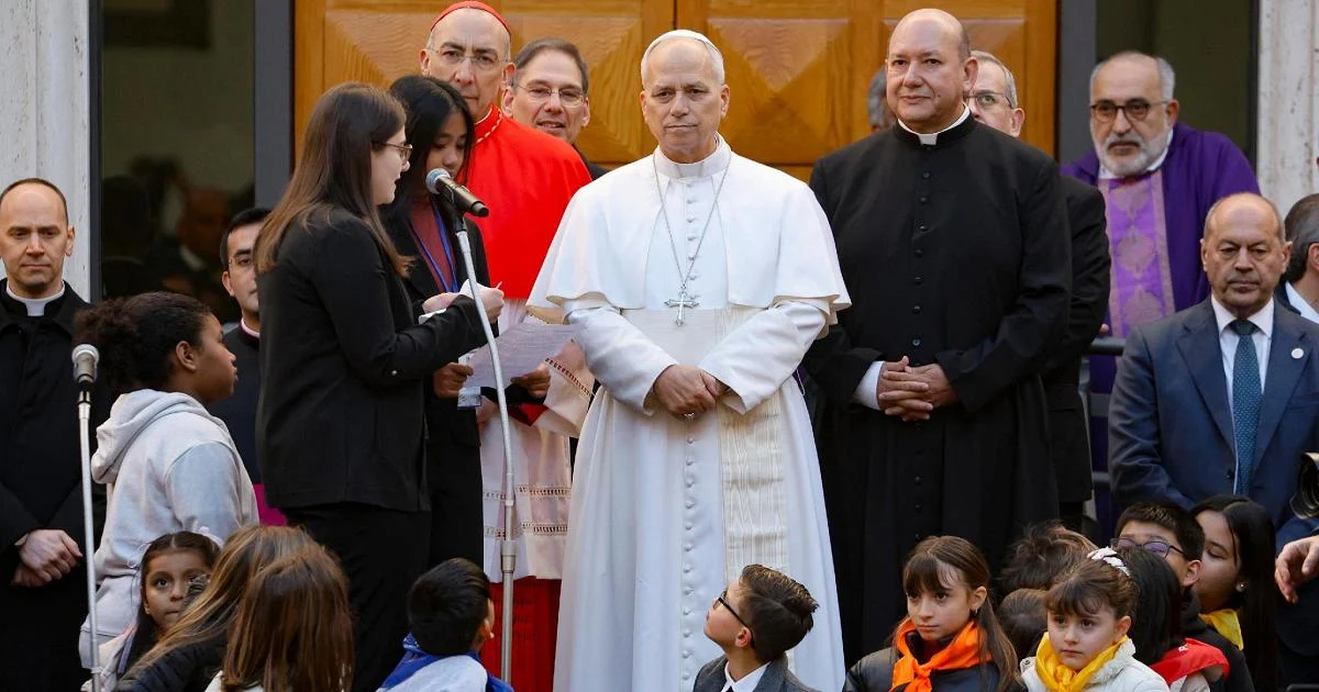 Papa Leone XIV visita paróquia Salesiana em Castro Pretorio: onde violência convive com integração