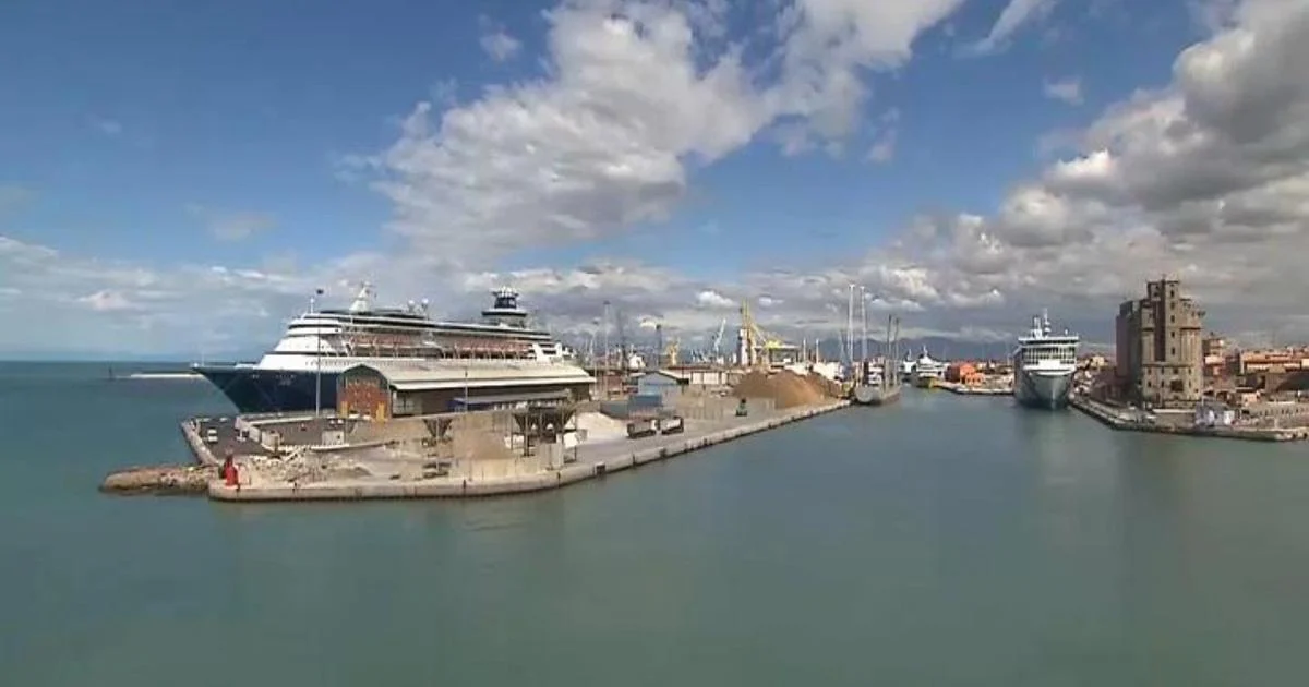 Colisão entre embarcações fora do porto de Livorno deixa um morto