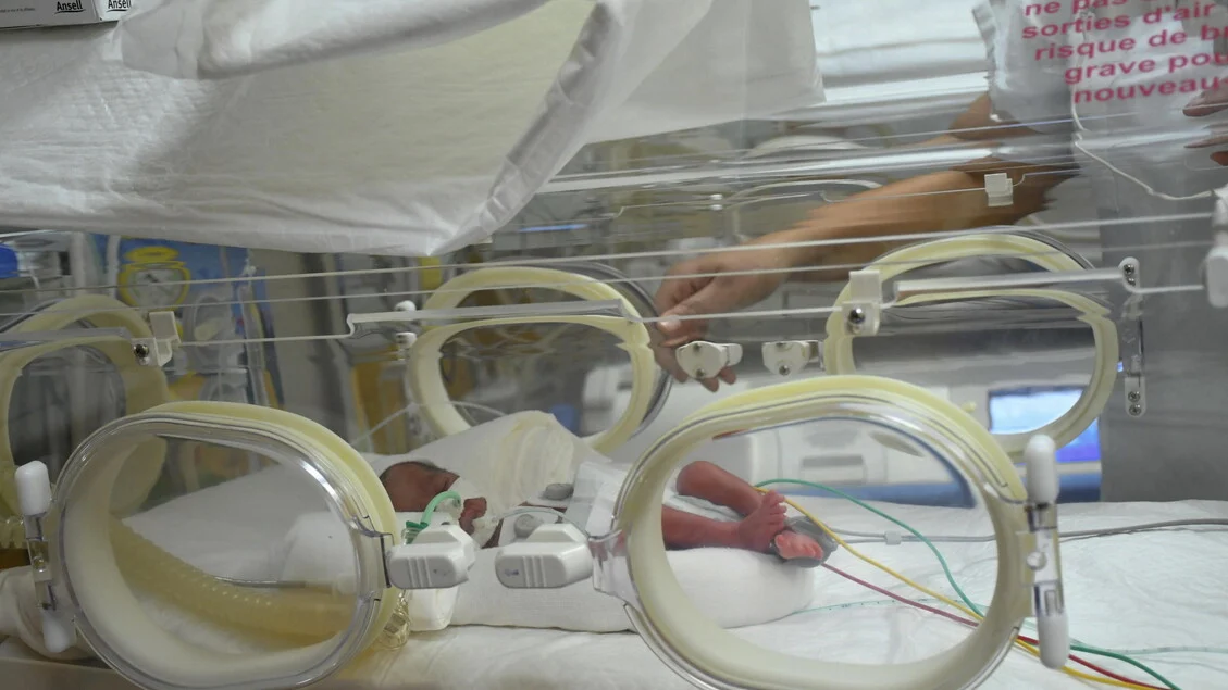 Bologna inaugura nova central de monitoramento para a terapia intensiva neonatal