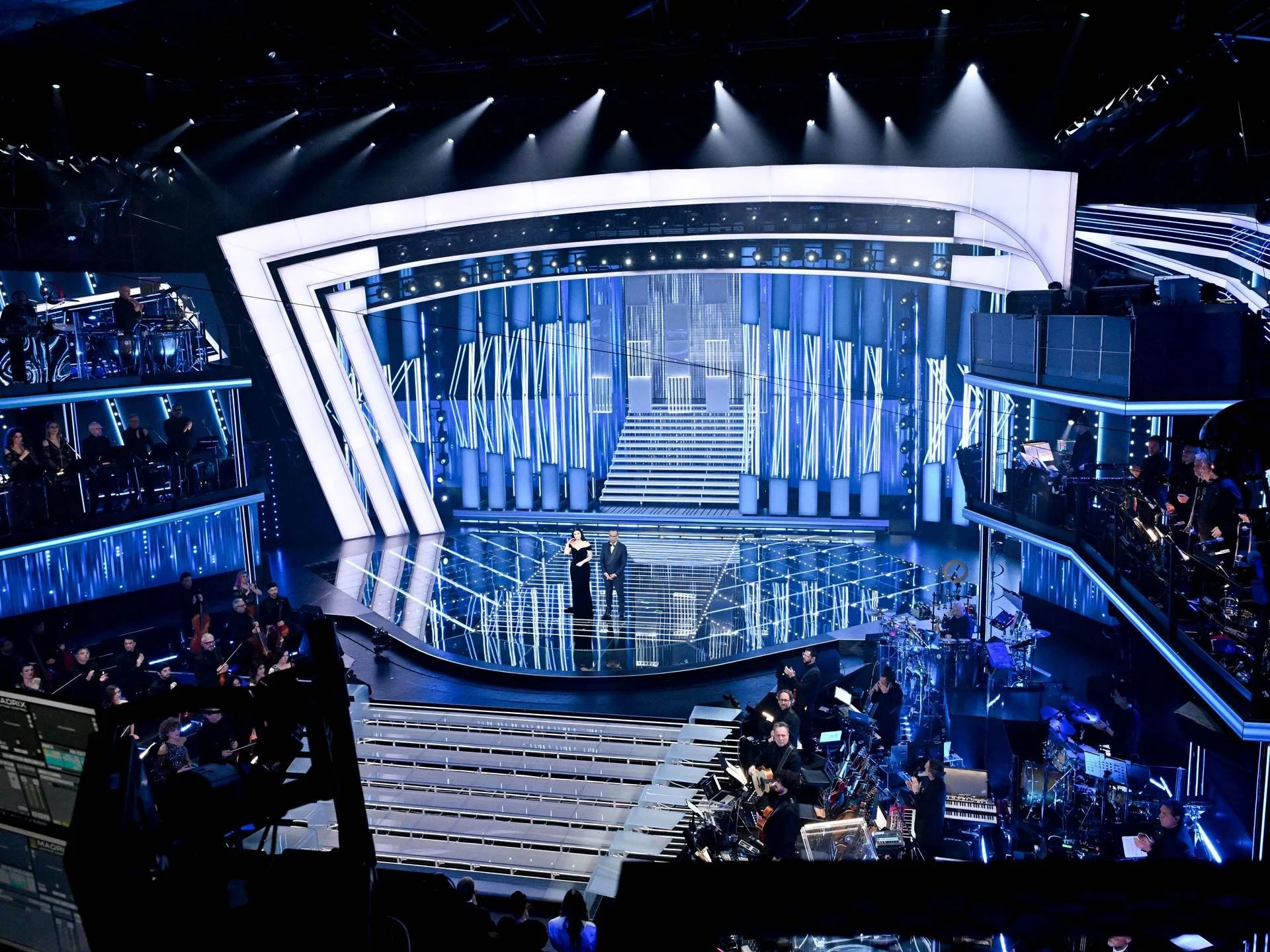 Sanremo 2026: escalação da segunda noite — quem sobe ao palco do Ariston hoje (25/02)