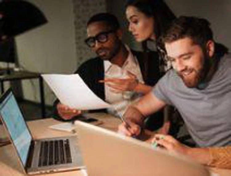 Estudo LHH: 90% dos gestores se consideram motivantes, mas apenas 16% dos trabalhadores concordam