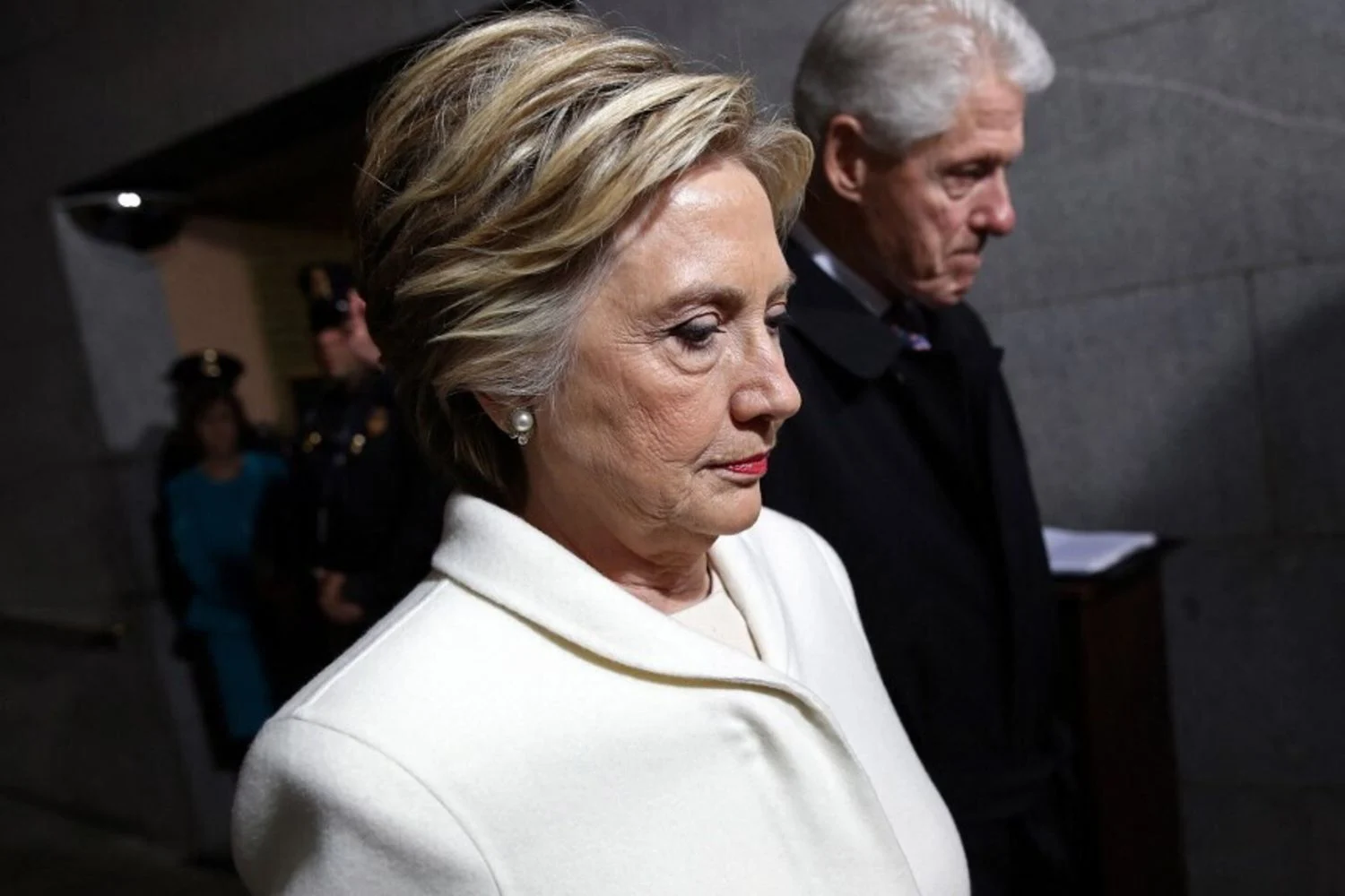Hillary Clinton depõe sobre caso Epstein e pede convocação de Trump, Musk e outros