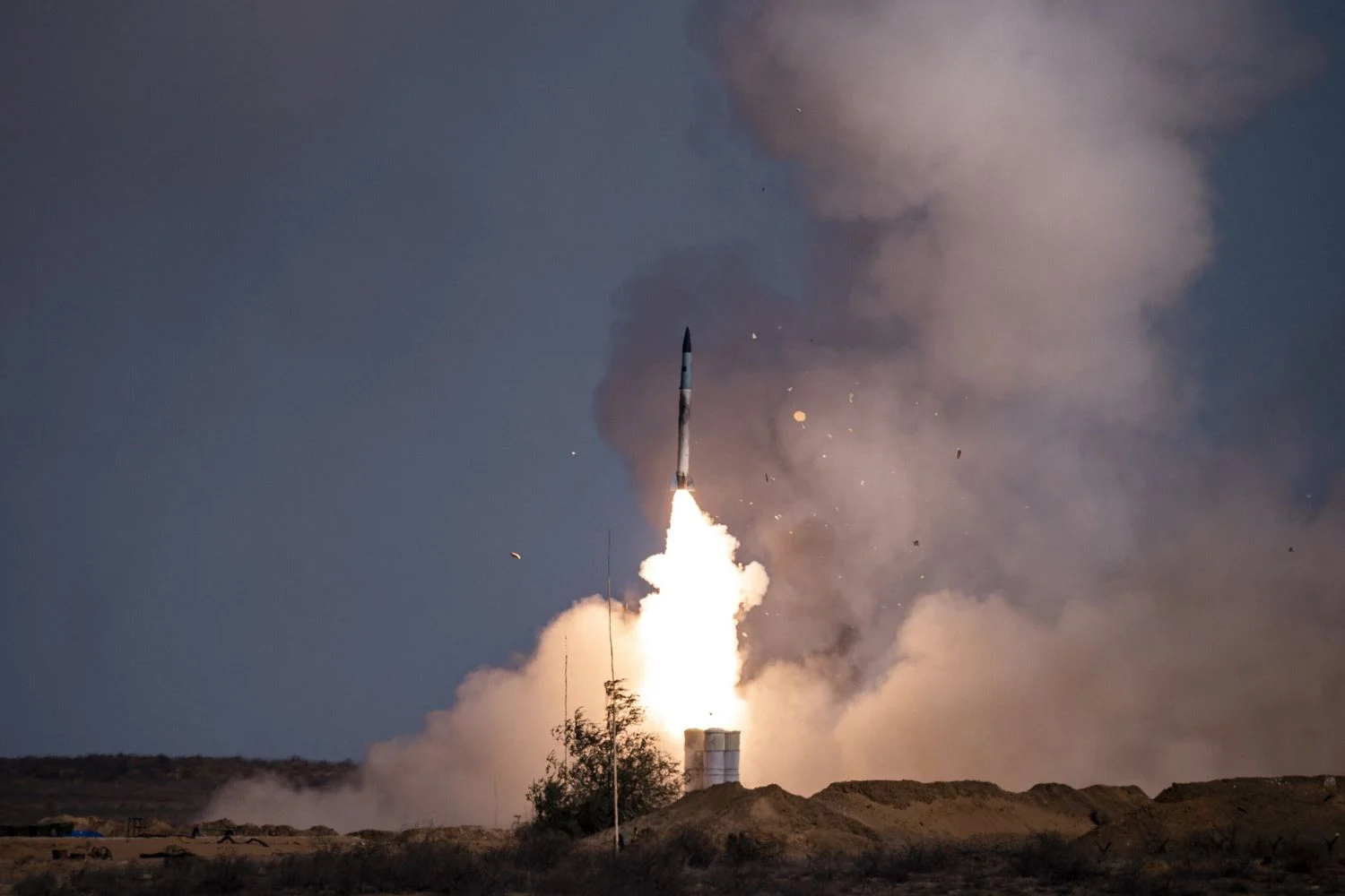 Irã nega desenvolvimento de mísseis de longo alcance; Araghchi chama acusações de 'fake news' dos EUA