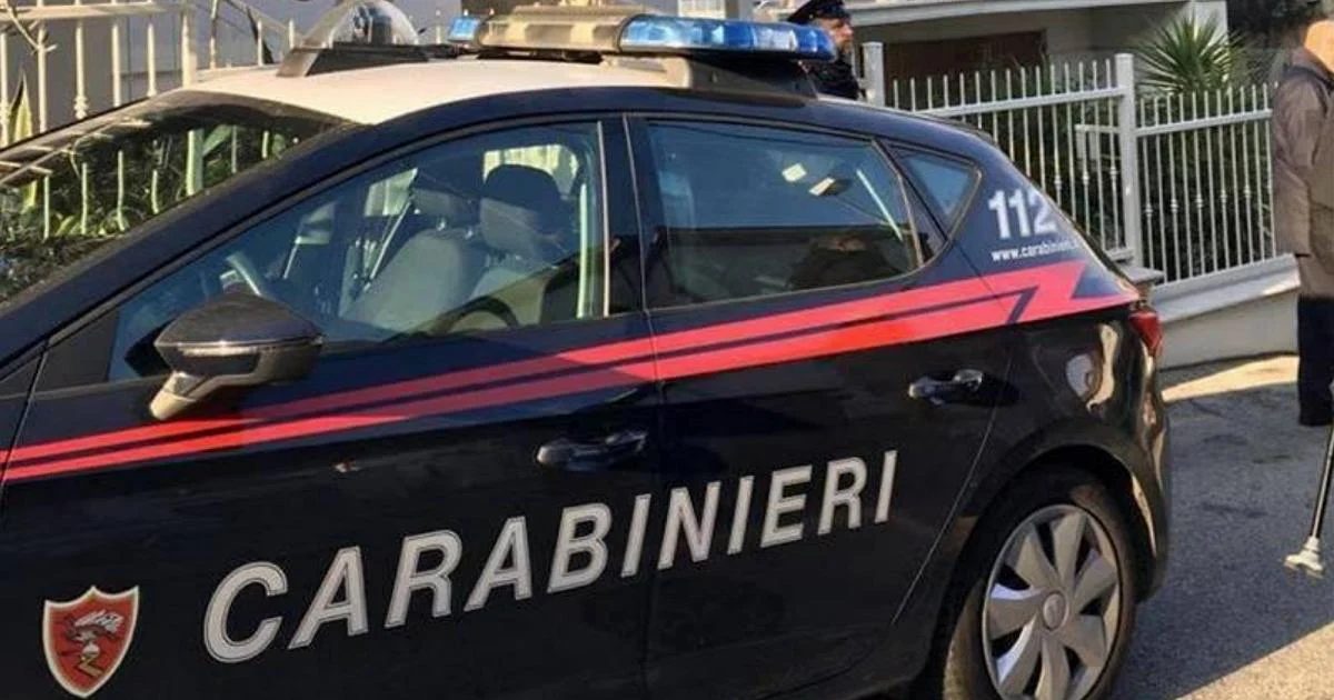 Homem é encontrado morto em apartamento na periferia de Florença; polícia investiga hipótese de homicídio