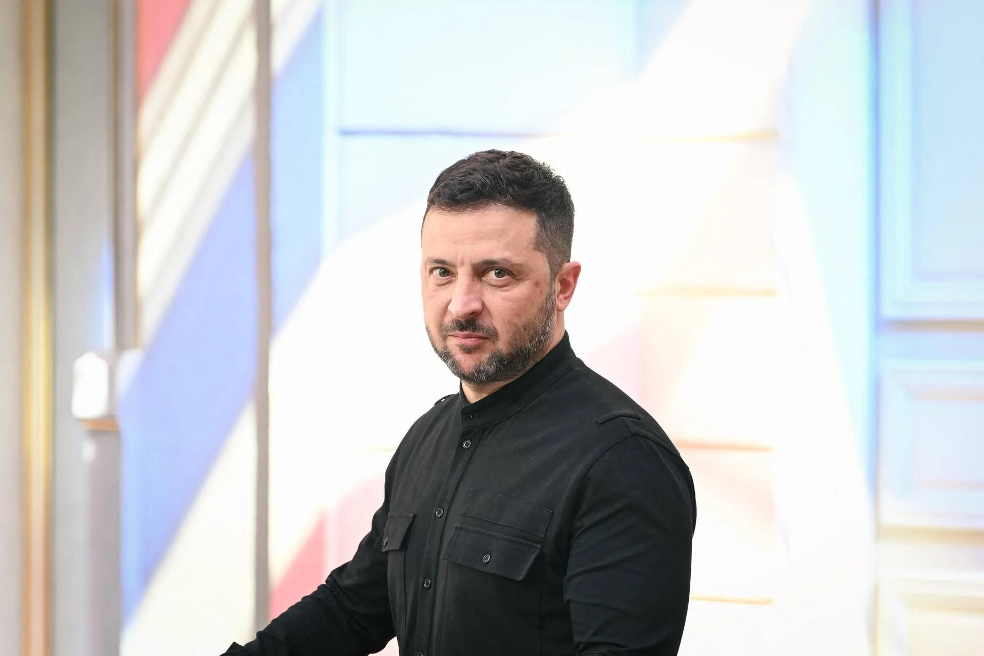 Zelensky diz estar pronto a encontrar Putin e vê janela para a paz antes do outono