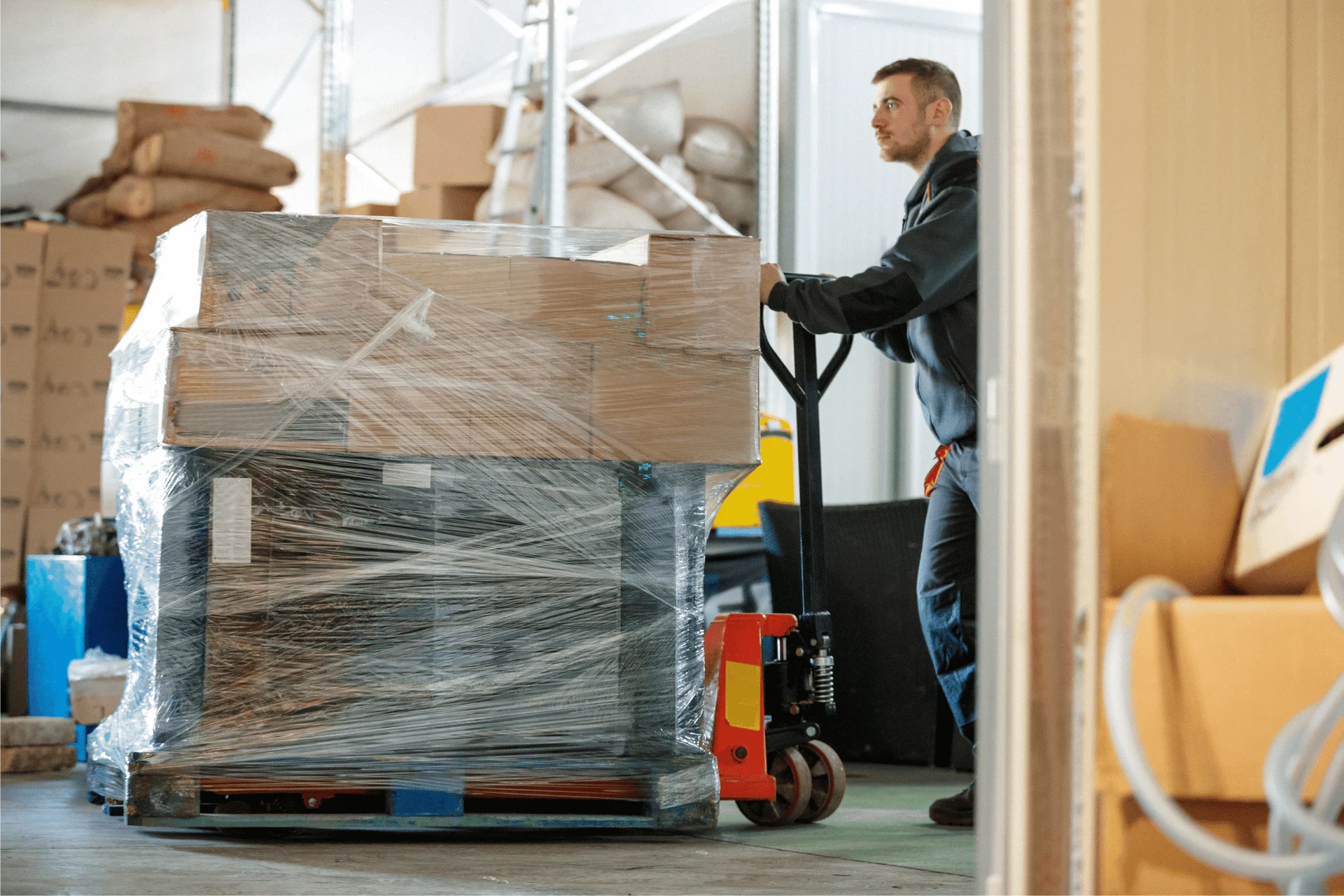 Bruxelas recua: Comissão exclui película e cintas da meta de 100% de reuso do PPWR