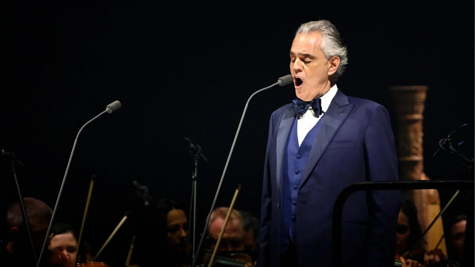 Andrea Bocelli em Sanremo 2026: “Tudo começou aqui” — 30 anos de um rito de passagem
