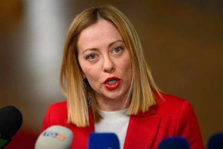 Meloni mobiliza aliados europeus e líderes do Golfo e condena ataques do Irã: 'Inaceitáveis para a estabilidade regional'