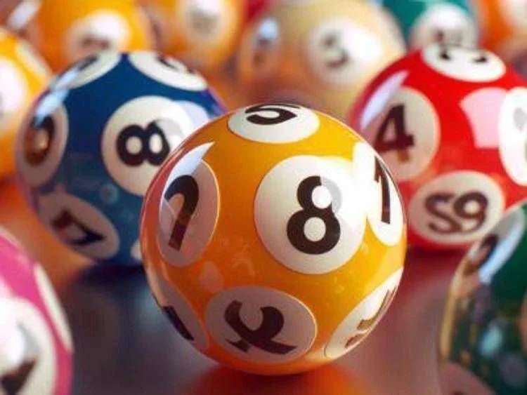 SuperEnalotto 28/02: sem '6' nem '5+1'; três '5' faturam €69.307 cada — jackpot sobe para €128,7 mi